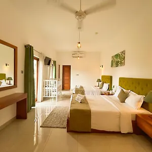 Hotel J Leaf By Blue Bird